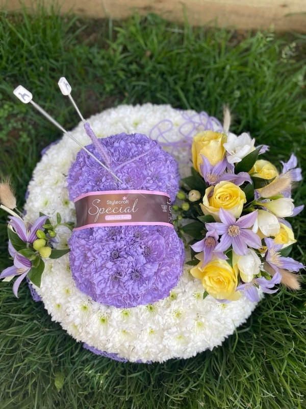 Knitting tribute