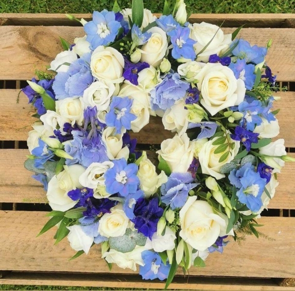 Loose wreath
