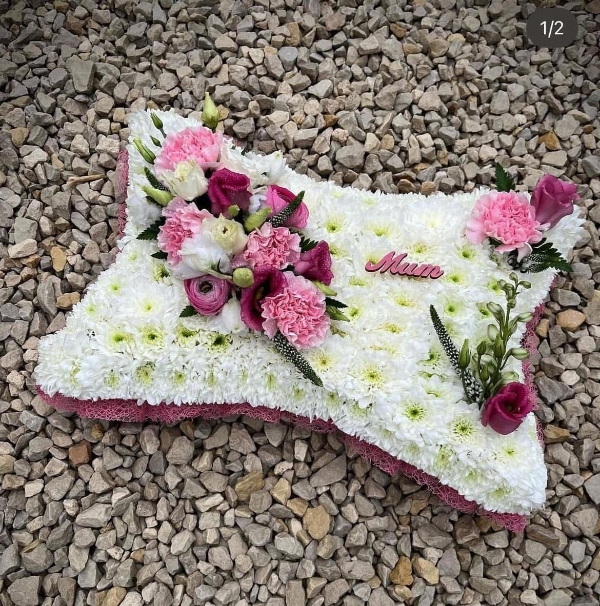 Pillow tribute