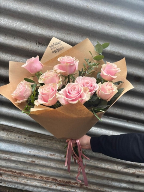 Handtie Rose bouquet